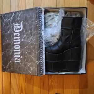 DEMONIA SOUL STOMPER PLATFORM BOOTS